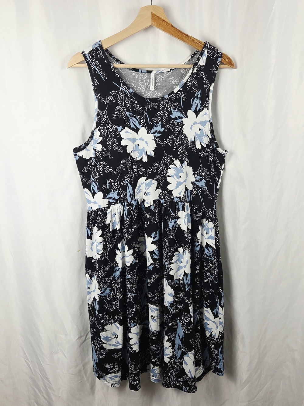 Longyuan Sleeveless Navy Floral Dress with Light Blue and White Blooms Size XL